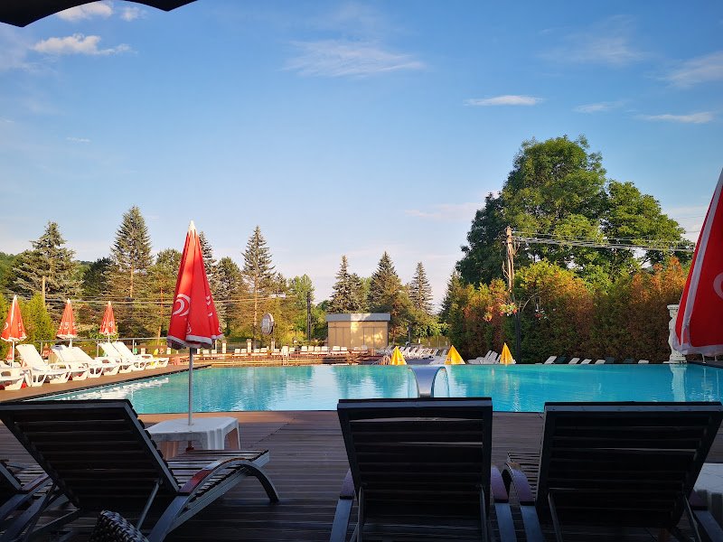 Baia Roșie Resort