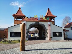 Brambura Park & Upside down House - image 2