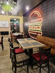 City Burger Promenada Mall - image 11