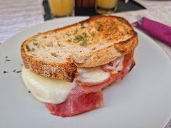 Country Bread Bistro - image 4