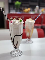 Eddie's Diner&Donuts - image 4