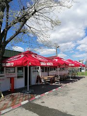 Ganeasa Intersection Street Restaurant - image 1