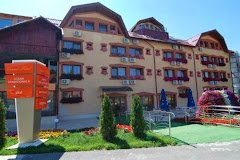 Grand Hotel Perla Ciucașului - image 1