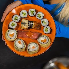 ikura sushi - image 7