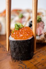 ikura sushi - image 3