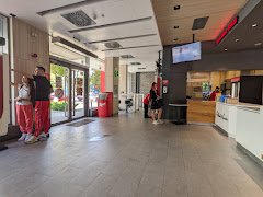 KFC Iancului Drive-Thru - image 10