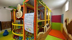 Lions Restaurant-indoor playground - image 4