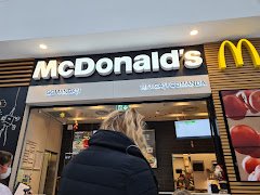 McDonald's Carrefour Băneasa - image 12