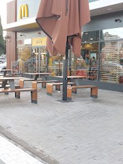 McDonald's Pitești Nord - image 9