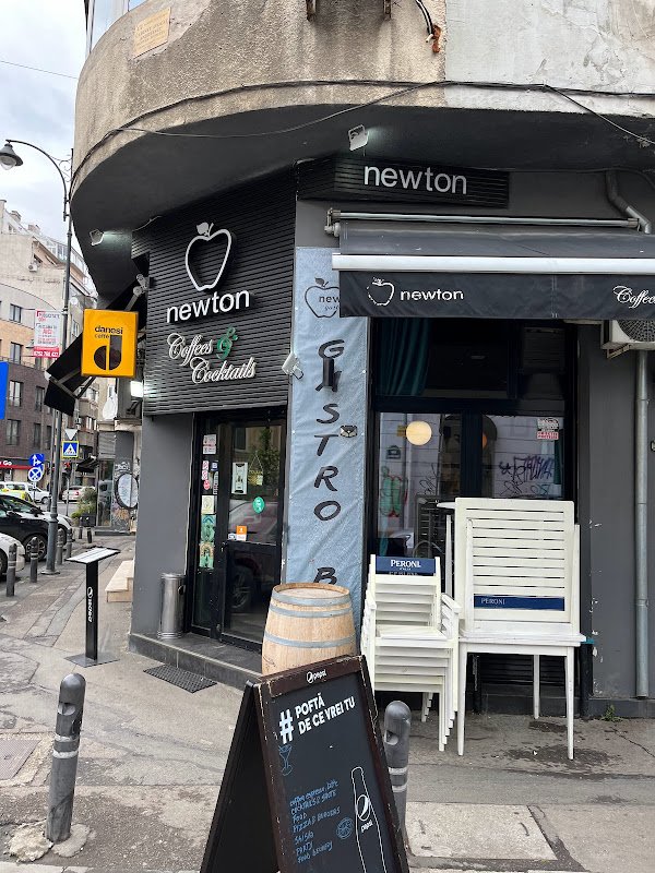 Newton Cocktail Bar