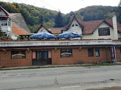 Pensiunea & Restaurant Doi Cocosi - image 9