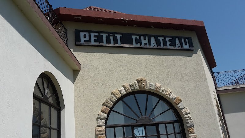 Petit Château