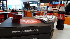 Pizza Hut Delivery Auchan Titan - image 9