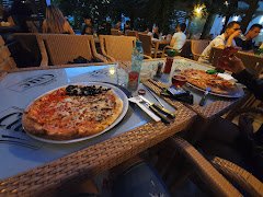 Pizza La Rosa - image 9