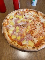 Pizza Pe Vatră - image 1