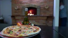 Pizzeria Deliciosa - image 12