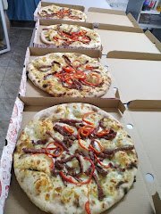 Pizzeria La Vecinu Nelu - image 1