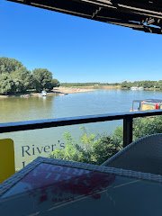 River's Lounge - image 6