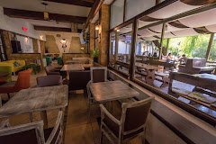 Trottoir Grill - image 1